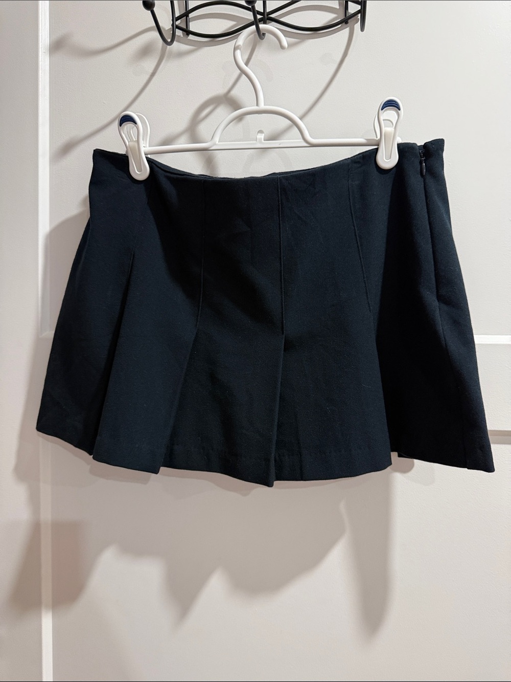 Abercrombie & Fitch Black Pleated Mini Skirt